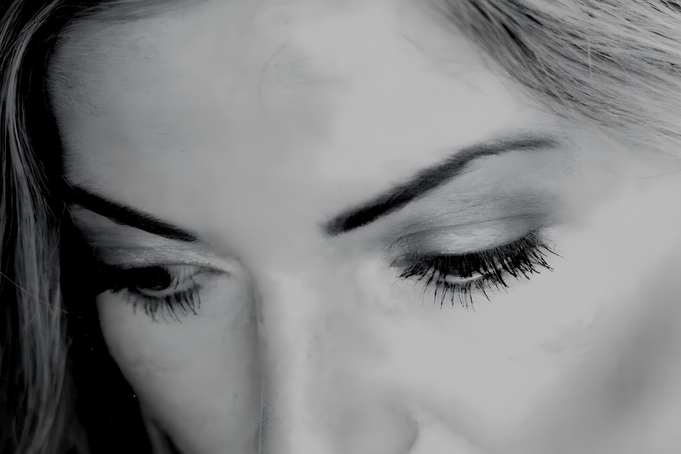 Kati Karney, Nahaufnahme in Schwarzweiss